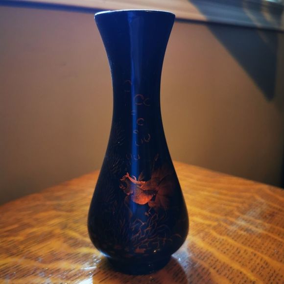 🍒 Lacquer Finish Vase with Goldfish Scene ~ Black Lacquer with Orange Goldfish - Picture 9 of 16